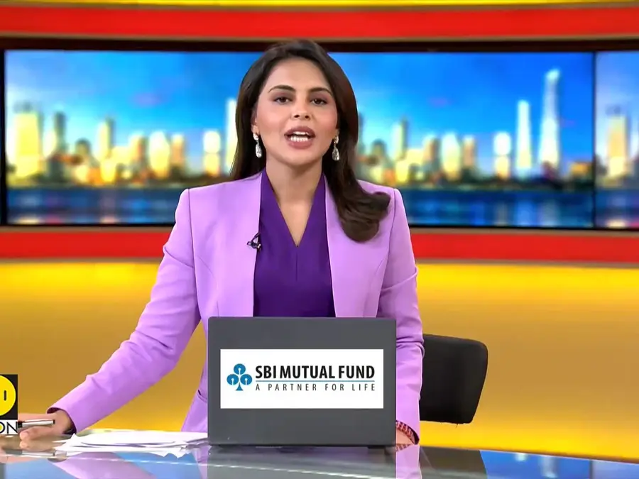 Chanel showcases its new collection on the shores of Lake Como