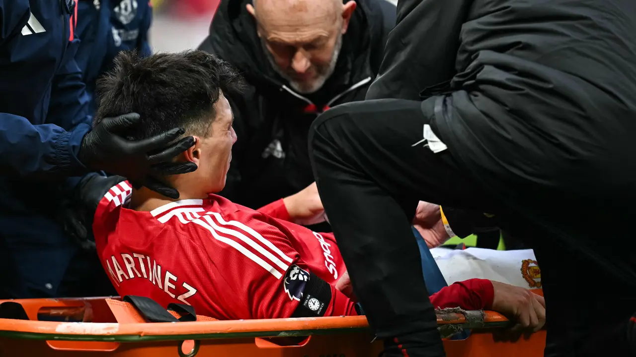 Premier League: Manchester United confirm Lisandro Martinez cruciate ligament injury