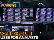 Wall street analysts' pay drops to 30%