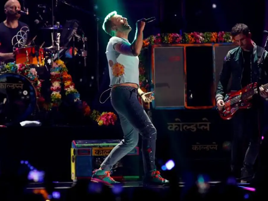 ‘Punjabi aa gaye oye’: Coldplay's Chris Martin delights Indian fans during Abu Dhabi concert