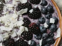 5-Minute Breakfast Berry Smoothie Bowl Recipe