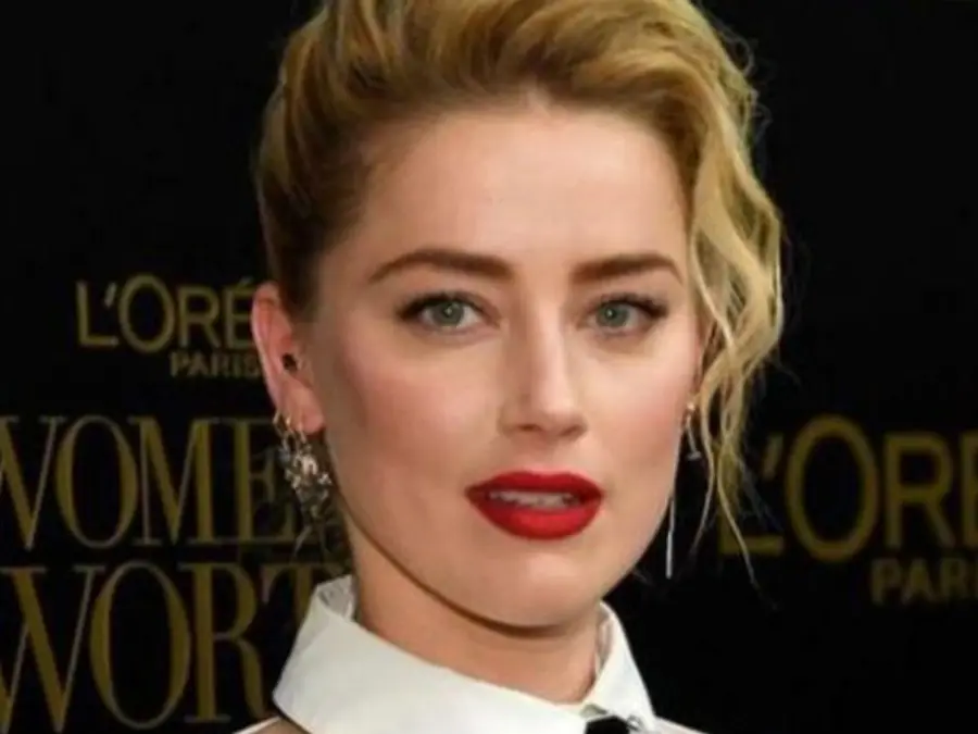On Mother’s Day, Amber Heard announces the arrival of twins