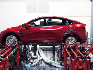 Automakers to pool emissions with Tesla to meet EU 2025 rules