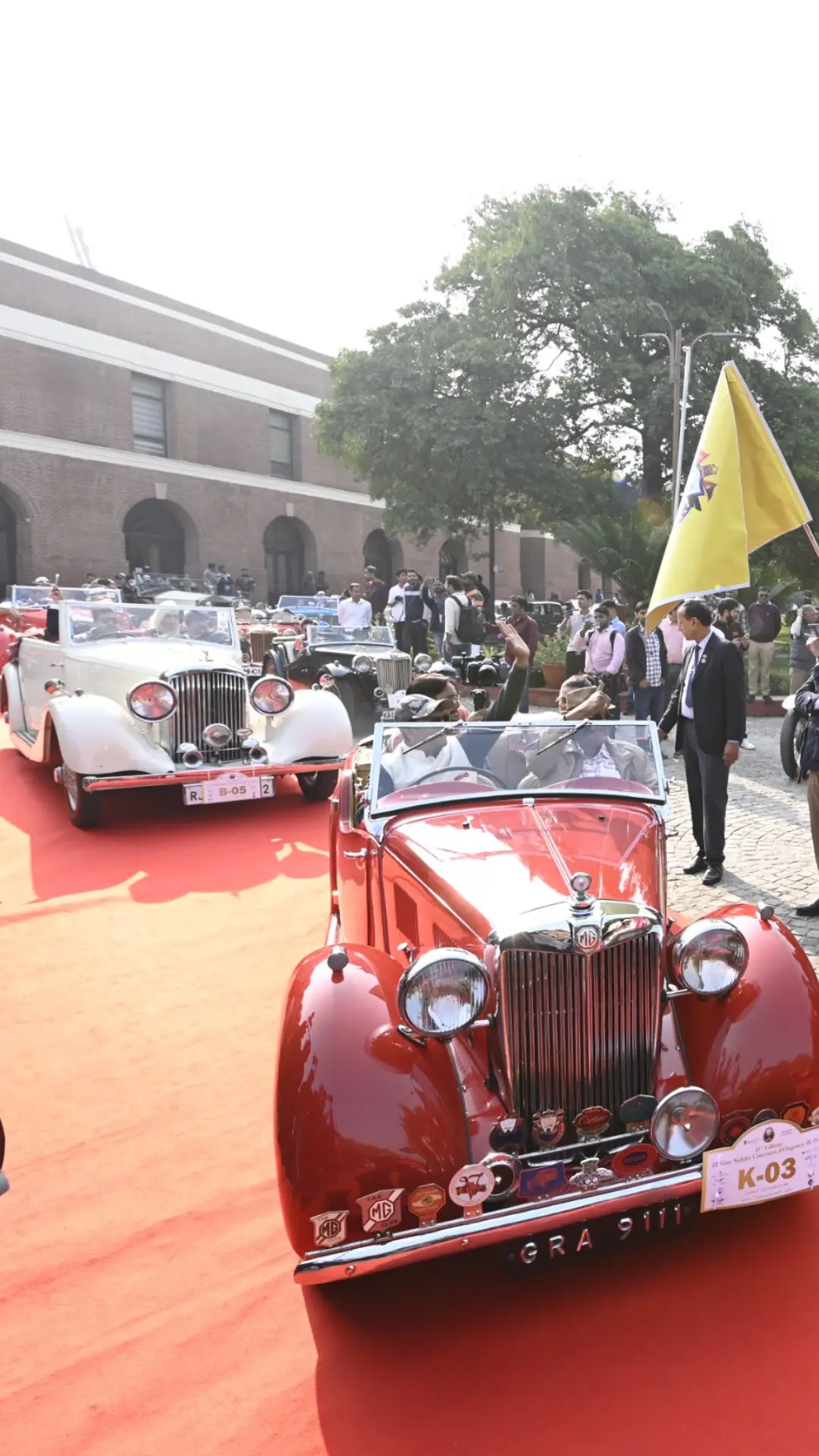 A rare spectacle of 125 vintage cars and 50 vintage motorcycles!