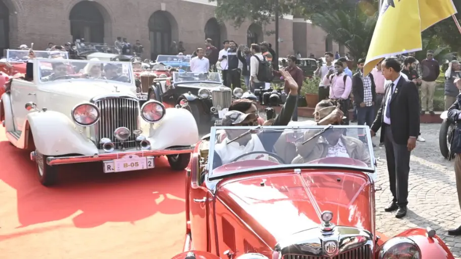 A rare spectacle of 125 vintage cars and 50 vintage motorcycles!