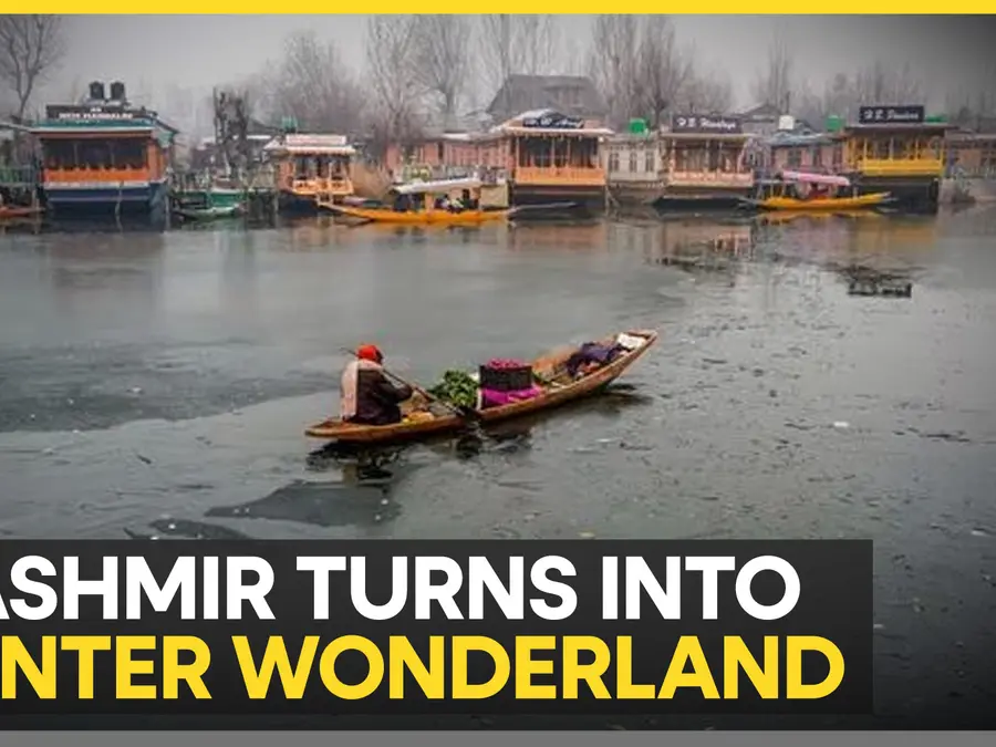 India: Kashmir valley welcome's season's first snowfall