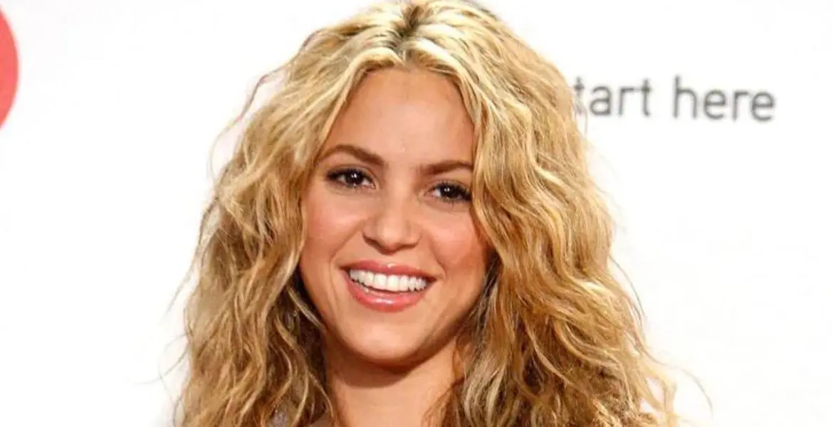 Shakira rushed to hospital due to abdominal pain Shakira rushed to hospital due to abdominal pain