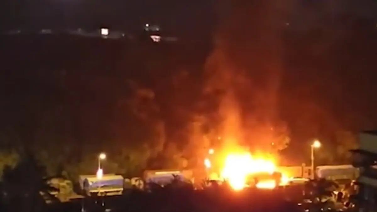 Multiple explosions rock Mumbai’s Dharavi as truck carrying gas cylinders catches fire  - VIDEO