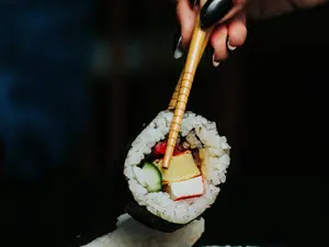 5 Easy-To-Make Steps To Cook Vegan Sushi