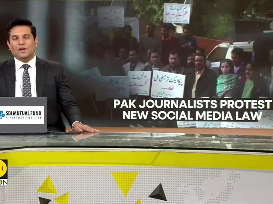 Pakistani journalists protest new social media law