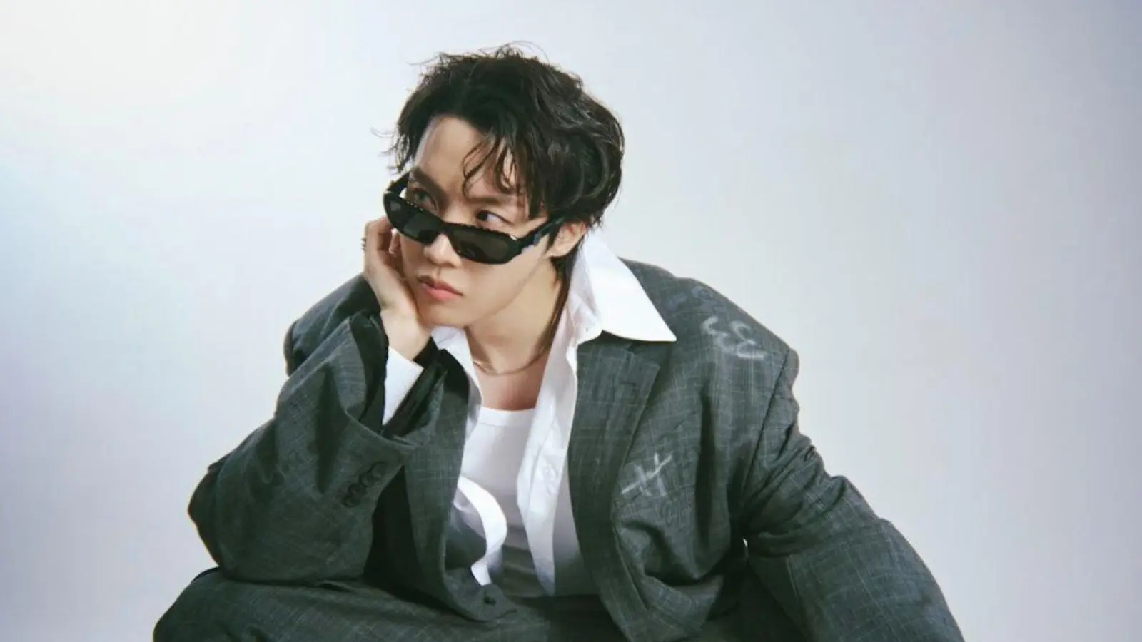 Jung Ho-seok ( J- hope)