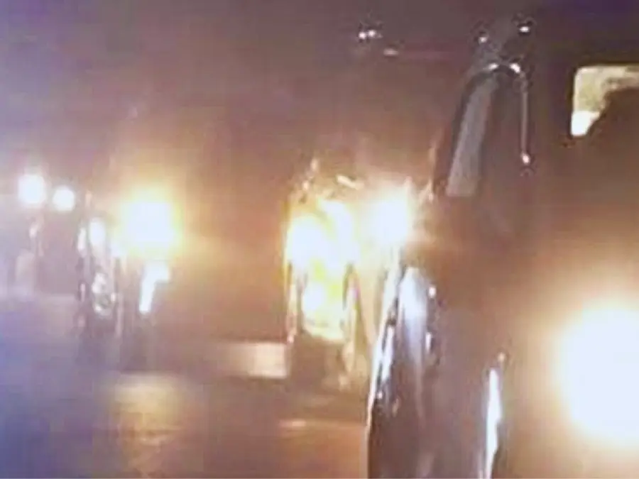 India: Dense fog covers the national capital, mercury dips to 8°C