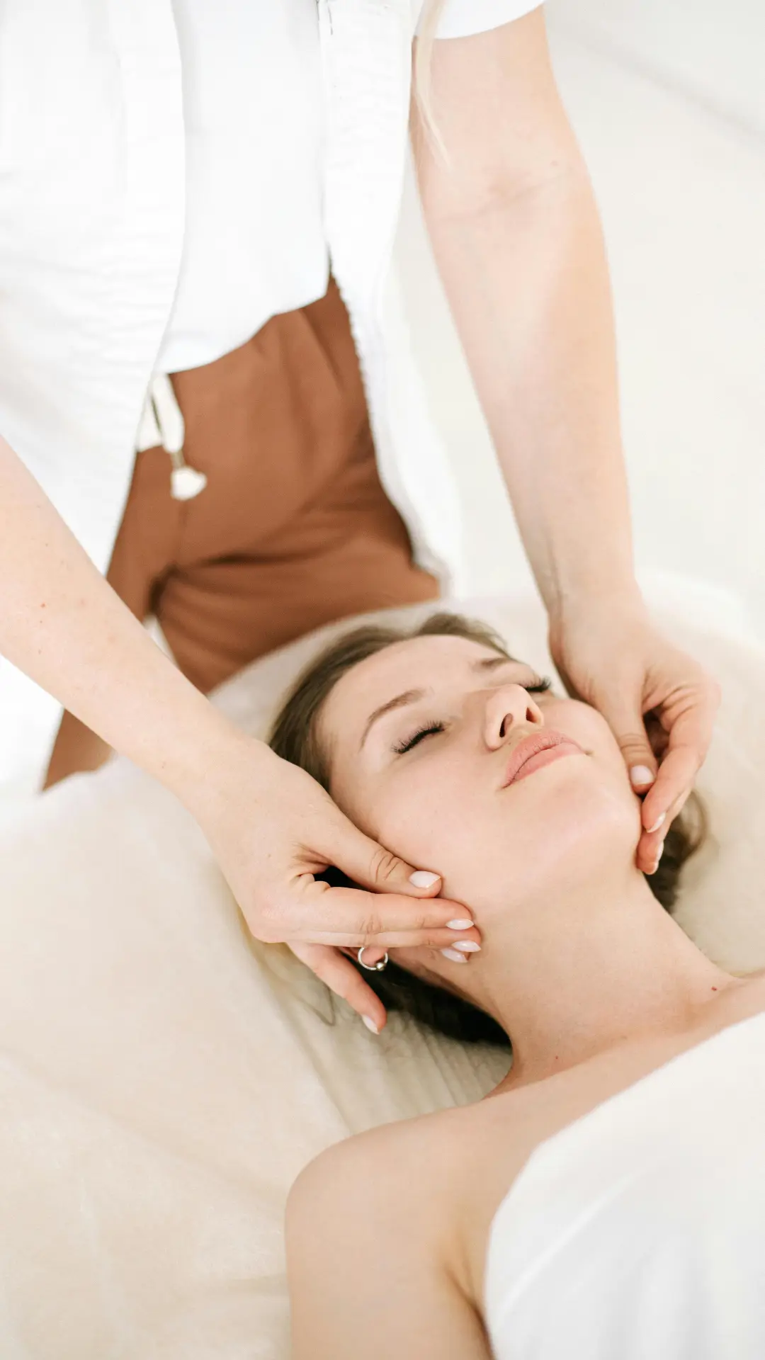 3-Minute Face Massage Can Transform Your Skin