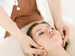 3-Minute Face Massage Can Transform Your Skin