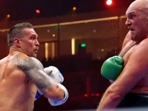Oleksandr Usyk retains heavyweight championship title after beating Tyson Fury in rematch
