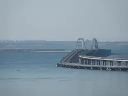 Russian oil tanker splits in half, spilling thousands of tonnes of oil into Kerch Strait