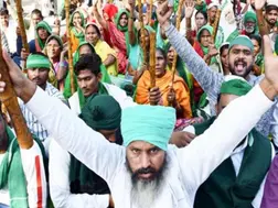 Protesting farmers announce ‘Rail Roko’ on December 18, call for Rakesh Tikait’s support
