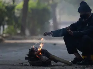 Cold wave grips Telangana, mercury dips to single digit in several regions