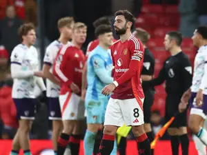 Premier League: Man Utd embarrassed by Bournemouth, Chelsea held at Everton