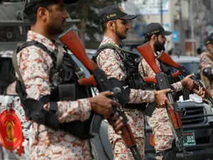 Pakistan launches overnight airstrike on Afghanistan, targets Taliban hideouts