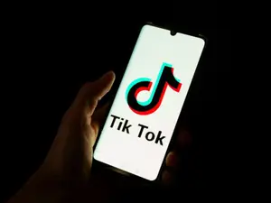 Trump signs executive order to delay TikTok ban in US by 75 days