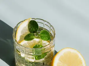 7 Mind-Blowing Benefits of Drinking Lemon Water Every Morning