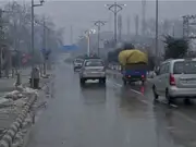 Srinagar freezes at minus 5.5 degrees, while Zojila remains the coldest at minus 24