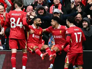 Liverpool close in on PL title, Newcastle maul Manchester United to enter top four