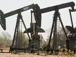 Trump's tariff threat shakes up global oil trade
