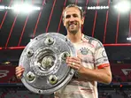 Harry Kane lifts first career title as Bayern Munich end home season with fitting win over Gladbach