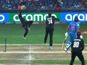 Unbelievable! Glenn ‘Superman’ Phillips plucks ‘Catch of the tournament’ - Watch