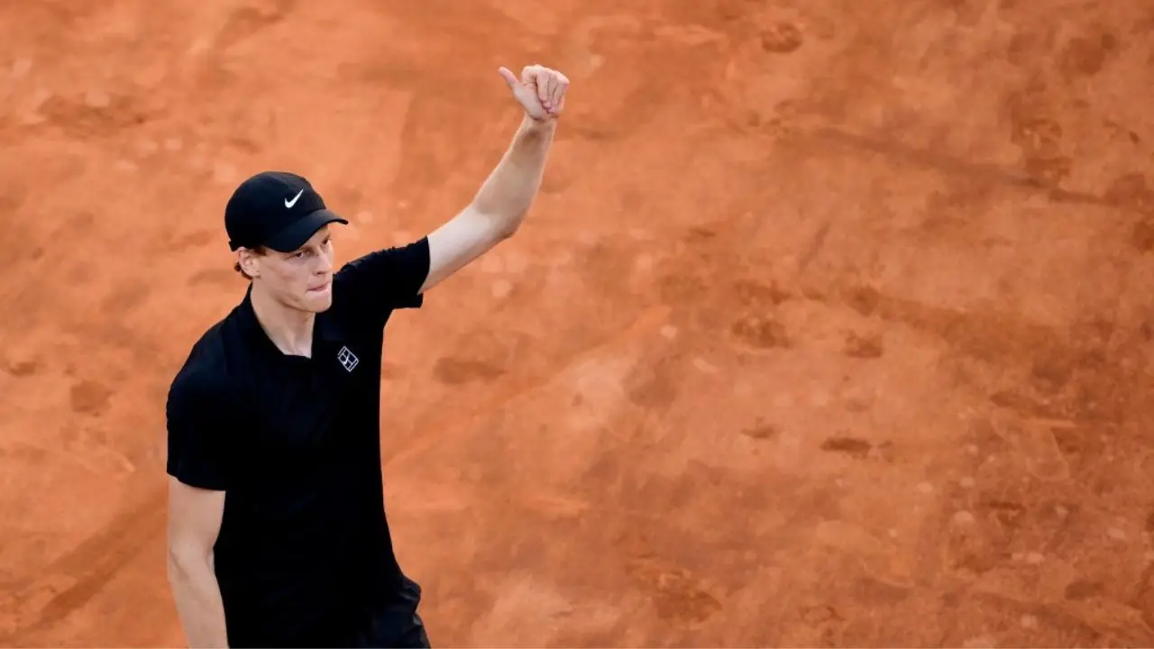 Jannik Sinner eases into Italian Open last 16, Osaka dumped out