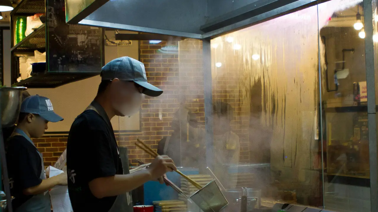 Elephant dung with a side of jam: Chinese restaurant takes authentic dining experience to weird level