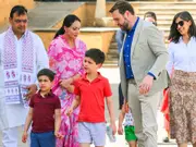 JD Vance receives regal welcome by elephants Chanda and Pushpa at Jaipur's Amer Fort- WATCH