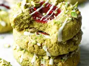 5 Simple Steps To Make Delicious Pistachio Jam Cookies at Home