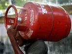 India: Price of commercial LPG gas cylinders reduced by Rs 7