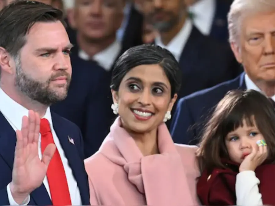 WATCH | Pro-Ukraine protesters chased JD Vance while he was with his 3-year-old daughter