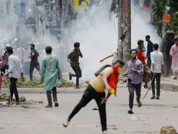 Bangladesh clashes leave nearly 150 students injured