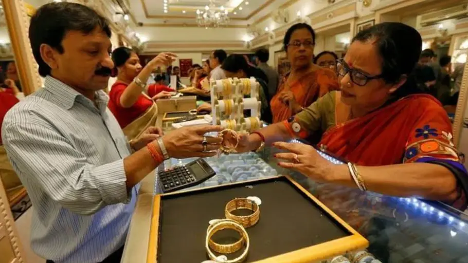 Akshaya Tritiya 2025: A Golden Surge in Weddings and Gold Purchases in New Delhi