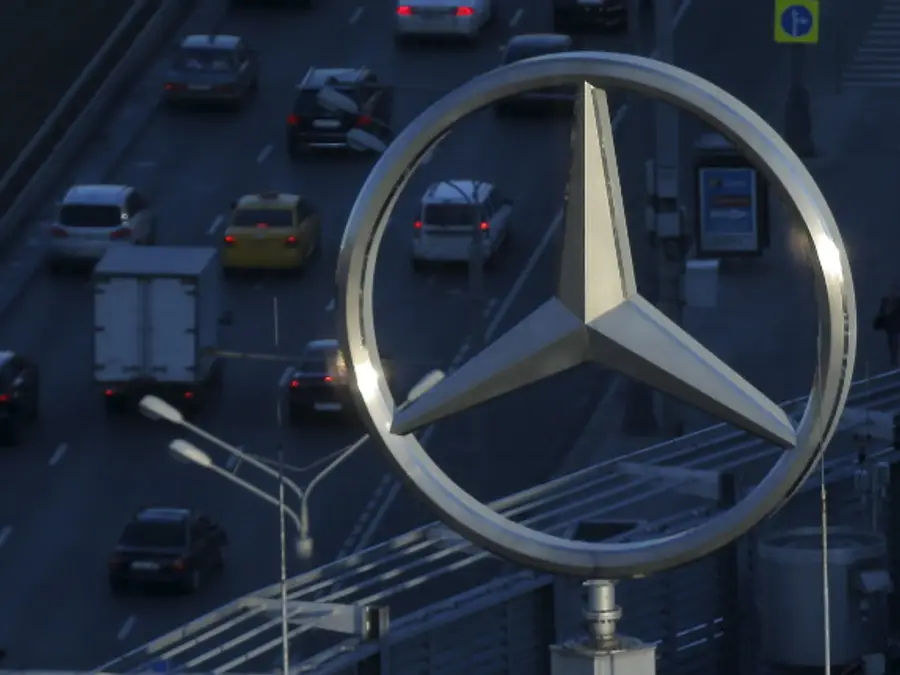 Mercedes-Benz shifts gears, prioritizes combustion engines amid profit concerns