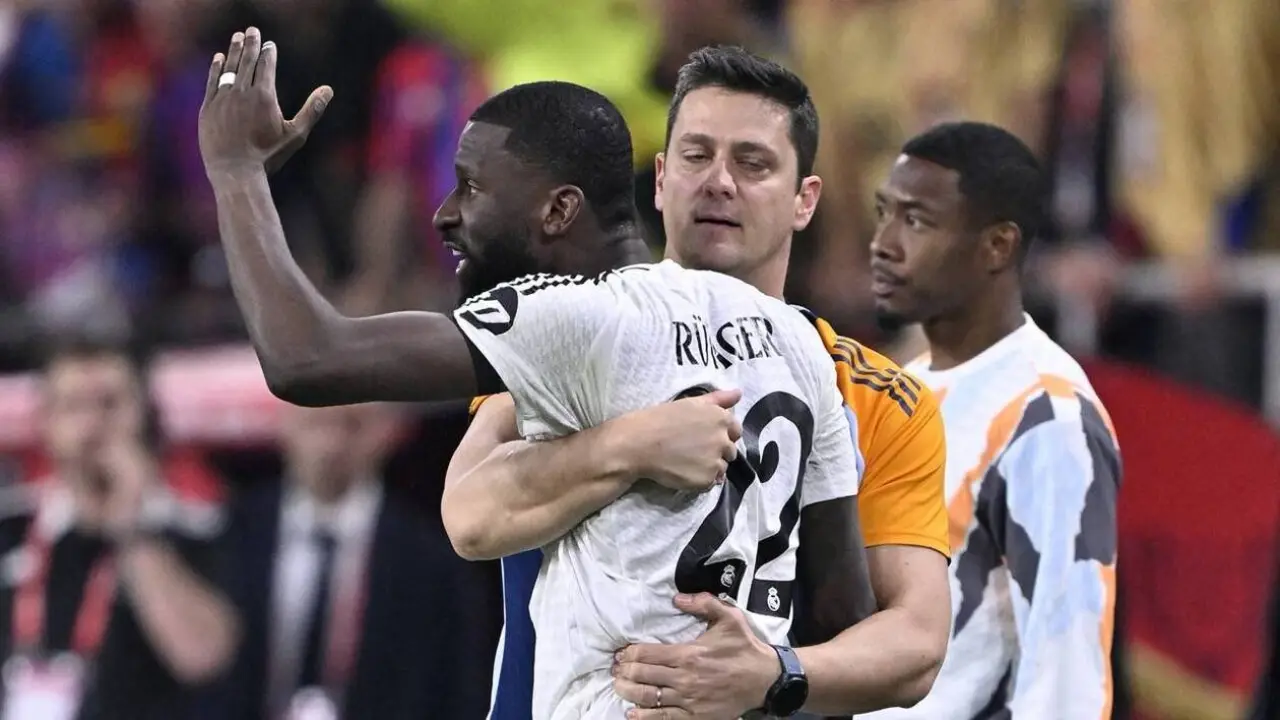 Watch: Antonio Rudiger furious at referee as Real Madrid go down to Barcelona in Copa del Rey final