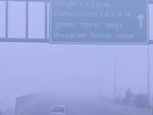 Delhi experiences third consecutive foggy morning; flight, train operations affected