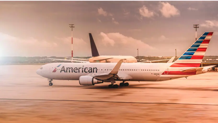 'Crazy' man forces pilot to take a U-turn and return to New York after 4 hours