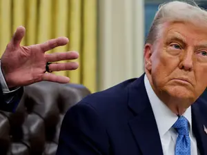 Trump pauses tariffs on Mexico for a month after ‘friendly conversation’ with Claudia Sheinbaum