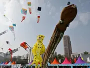 International Kite Fest 2025: Gujarat CM Patel launches event, 143 flyers from 47 countries take part