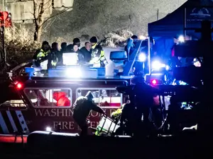 Washington DC plane crash: ‘No survivors expected,’ says fire chief as rescue turns to recovery