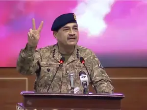 Pakistan army chief peddles two-nation theory, asserts India-Pakistan, Hindus-Pakistanis very different