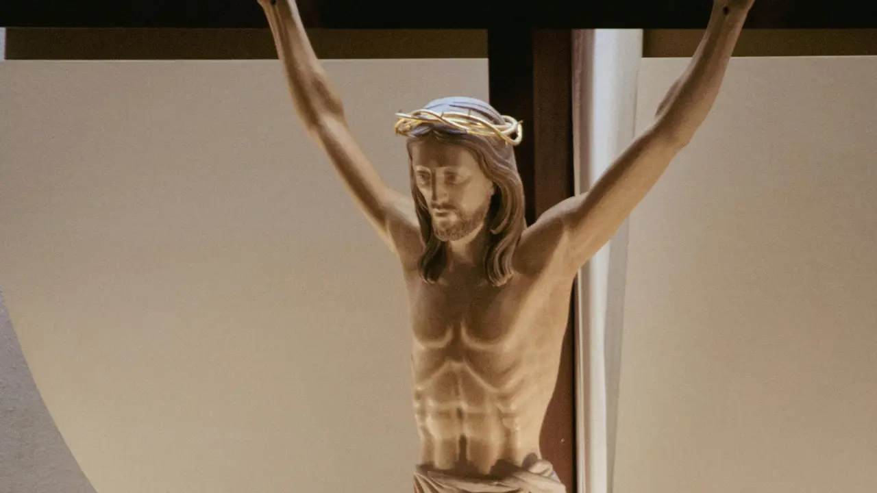 Good Friday 2025: Inspirational quotes, images, and messages to mark Jesus Christ's crucifixion