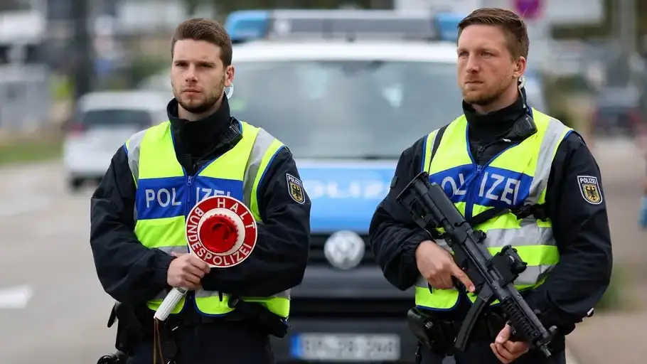 Germany’s new govt to turn away asylum-seekers from border, deploy more forces