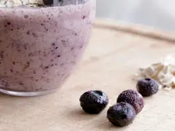 How to Make Blueberry Banana Oatmeal Smoothie